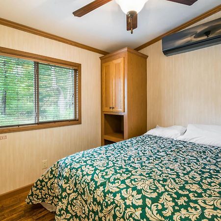 Rondout Valley Camping Resort Deluxe Park Model 11 Accord الغرفة الصورة