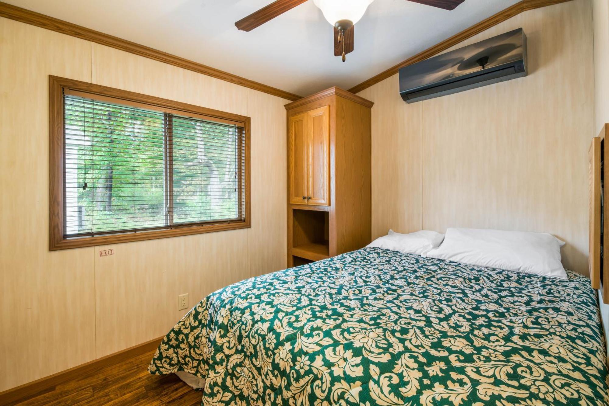Rondout Valley Camping Resort Deluxe Park Model 11 Accord الغرفة الصورة